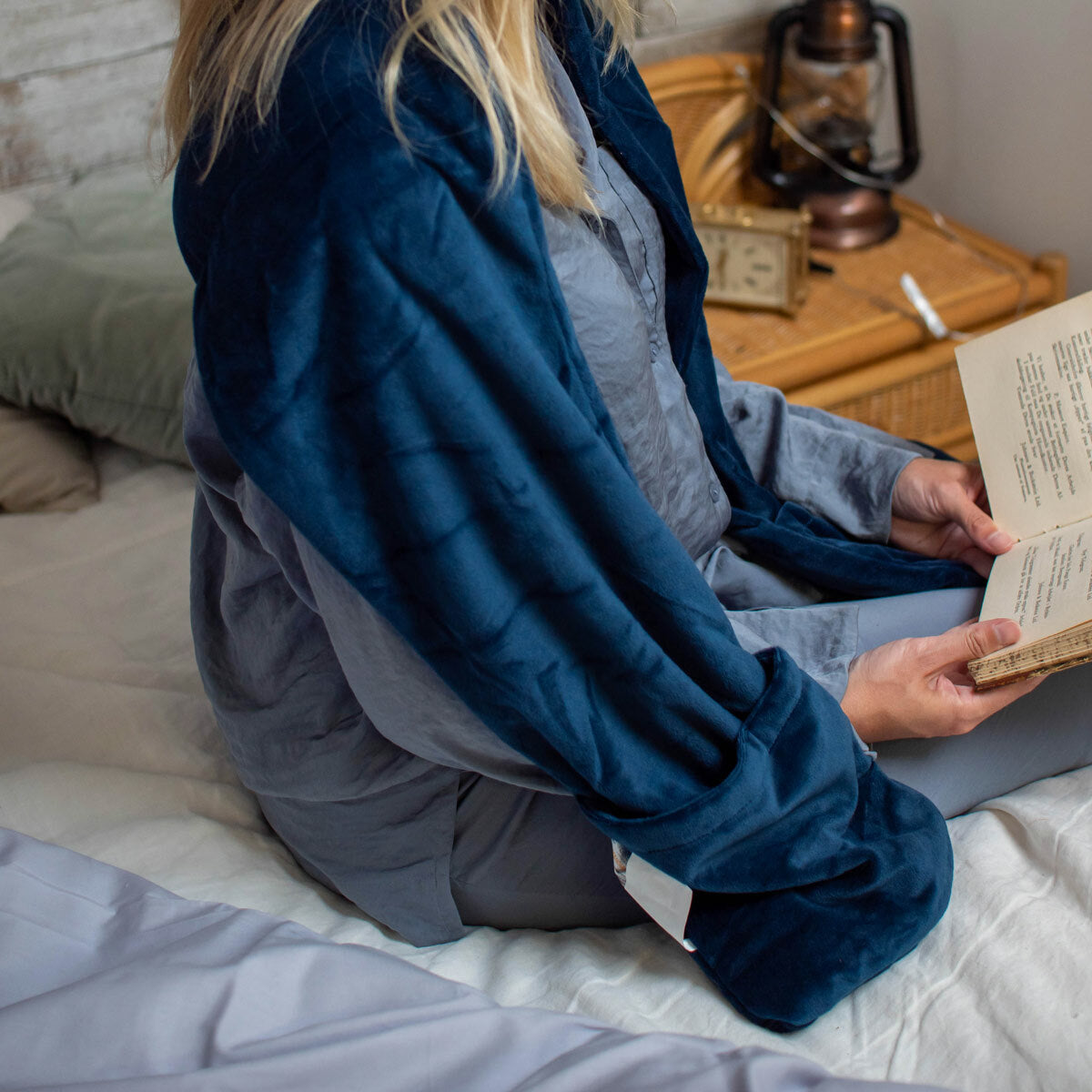 
              Polar Night Weighted Reader Wrap